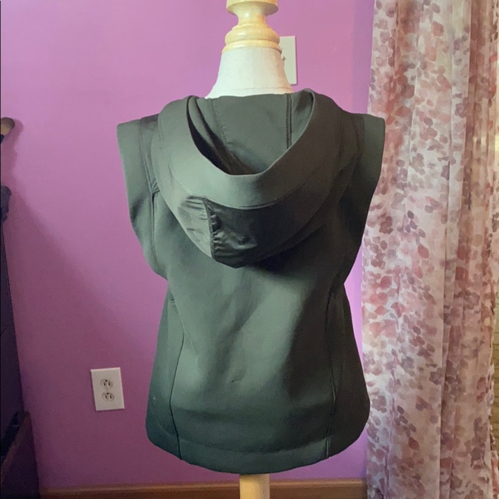 Lululemon Top - Picture 4 of 5